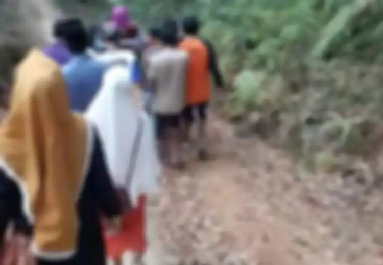Akses Jalan Sulit, Ibu Hamil di Banten Ditandu 7 Km, Bayi dalam Kandungannya Meninggal, Ini Respon Pemerintah