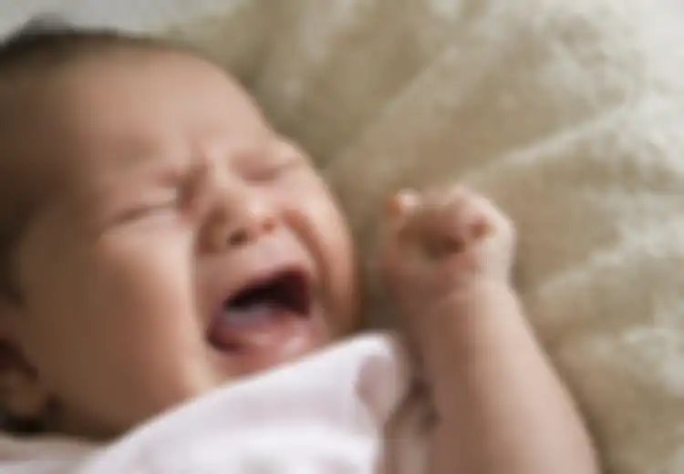 Ketika Para Ibu Begitu Peka, Mengapa para Ayah Justru Seolah Sama Sekali Tak Mendengar Tangisan Bayi di Malam Hari?