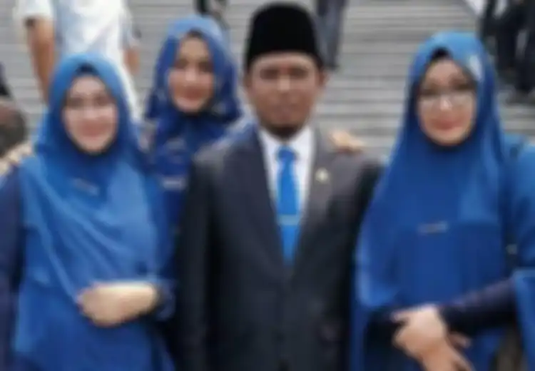 Viral Anggota DPR Bawa 3 Istrinya ke Pelantikan: Hati-hati, Pria yang Beristri Banyak Berisiko Tinggi Kena Serangan Jantung!