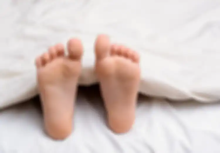 Tidak Sakit, Tapi Pria Ini Selama 10 Tahun Hanya Terbaring di Kasur, Tidak Pernah Bicara Lagi, Matanya Selalu Terpejam, dan Makan 3 Hari Sekali