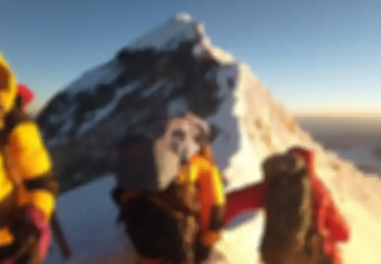 Kenapa Ratusan Pendaki Tewas di Zona Kematian Menuju Puncak Everest yang Tingginya Capai 8.000 Meter Itu?
