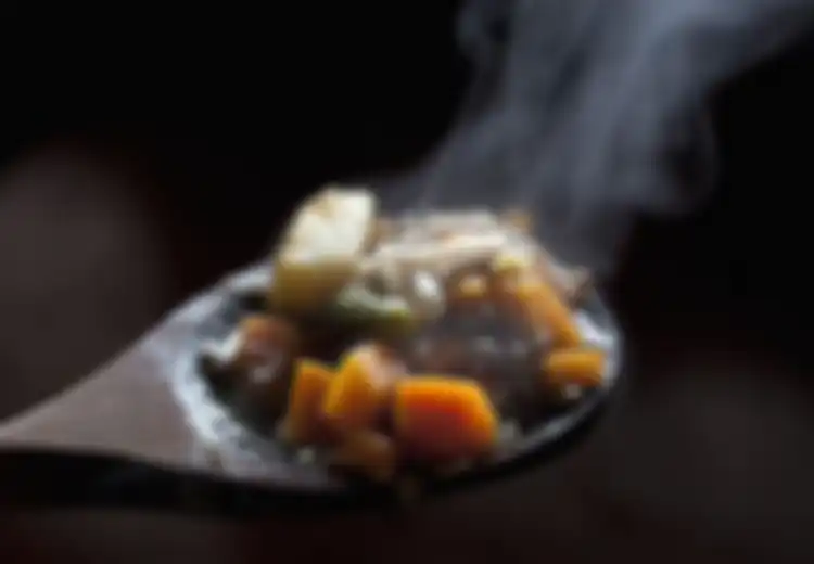 Seorang Pria Meninggal Dunia Beberapa Jam Setelah Makan Kue Ikan, Alasannya Terdengar Sepele Namun Fatal
