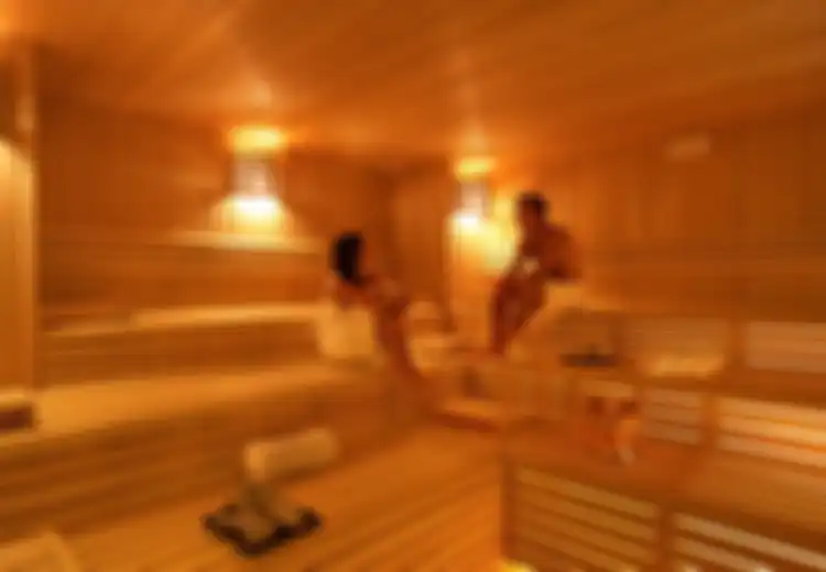 Berkeringat ala Mandi Sauna Bisa Bantu Turunkan Berat Badan, Benarkah? Ini Jawaban Para Ahli!