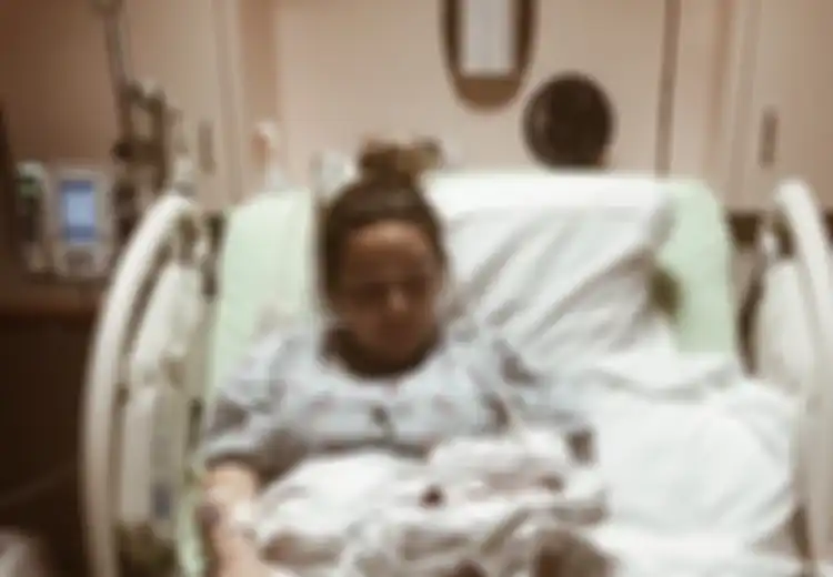 Gagal 'Tangkap' Janin Mati yang Dilahirkan Hingga Terjatuh ke Lantai, Dokter Ini Malah Ucapkan Kalimat yang Bikin Sang Ibu Merasa Anaknya Dibuang Seperti Sampah