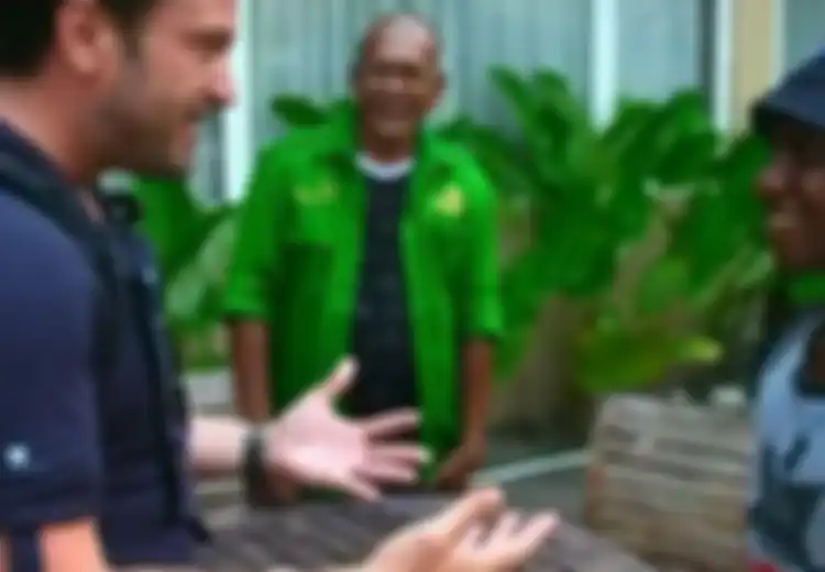 15 Tahun Lalu Diincar dan Akan Dimakan oleh Sukunya di Papua Nugini, Sekarang Pemuda Ini Diminta Menjadi Kepala Suku