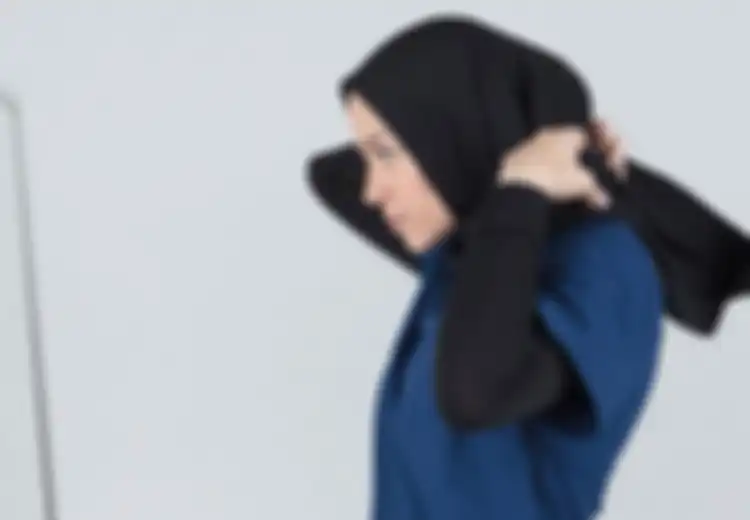 Buat Para Pemakai Hijab, Ini Trik Pilih Bahan Hijab yang Cocok untuk Cuaca Panas