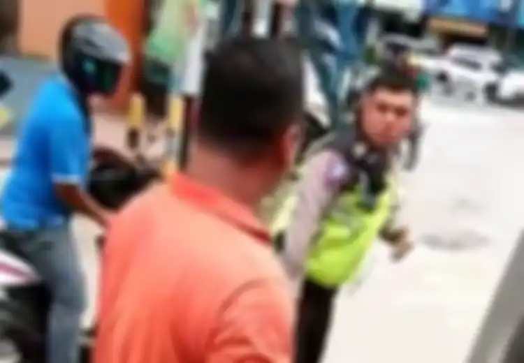 Viral Oknum Polisi Paksa Ambulans untuk Berhenti Gara-gara Sirine, Ini Aturan Penggunaan Lampu Strobo