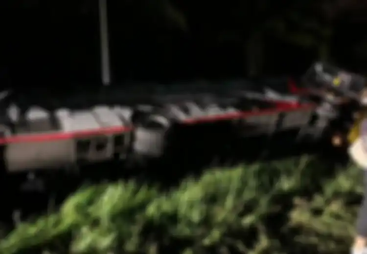 Supir Bus yang 72 Jam Tidak Tidur Ini Menghantarkan Para Penumpangnya Menuju Pengalaman Mengerikan, Namun Sikapnya Justru Seperti Ini