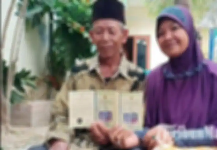Kepincut Janda Muda, Kakek 70 Tahun Ini Nikahi Janda 28 Tahun dengan Mahar Rp50 Ribu, Begini Pengakuan Mempelai Wanita Usai Dinikahi