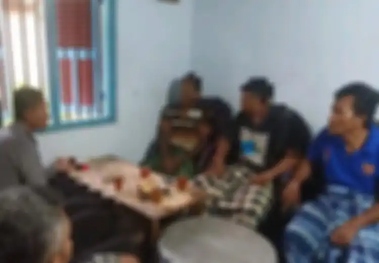 Pantas Polisi Sampai Menggerebek Dengan Geram Dan Warganet Sampai Membully, Alasan Remaja Buat Video Mandi di Atas Motor Ini Begitu Konyol: 'Bikin Malu Keluarga!'