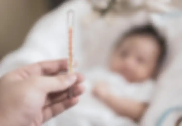 Obat Penurun Panas Bayi 0 – 6 Bulan, Kenali Lebih Dahulu Penyebab Demam pada Bayi,  Lakukan Pengecekan Suhu dengan Tepat, Bagian Ini yang Lebih Akurat!