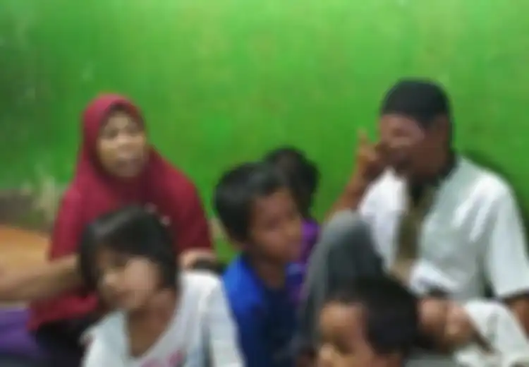 Sang Ayah Meninggal Saat Jenazah Ibu Mereka Dimandikan, Beginilah Nasib 6 Bocah Malang Ini yang Menjadi Yatim Piatu dalam Waktu Singkat