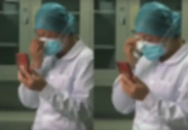 Berjuang Demi Pasien Corona, Perawat ini Hanya Bisa Saksikan Ibunya Meninggal Melalui Video Call, Selesai Menangis Lalu Kerja Lagi