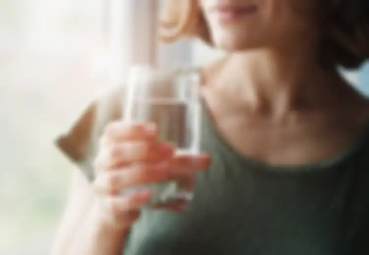 Minum Segelas Air Putih saat Buka Puasa Memang Baik untuk Kesehatan, Tapi Lebih Baik Air Mineral atau Air Sumur?