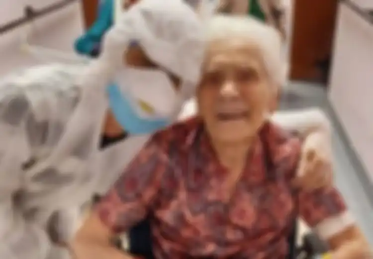 Dulu Sembuh dari Wabah Flu yang Bunuh 50 Juta Orang di Dunia, Kini Nenek Usia 104 Tahun Ini Juga Berhasil Sembuh dari Covid-19