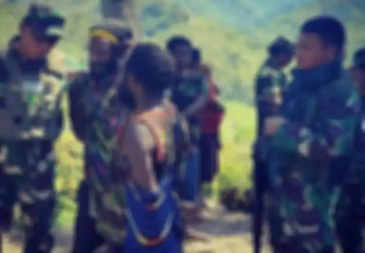 Selalu Bersitegang, Keluarga Anggota KKB Papua ini Justru Serahkan Senjatanya Kepada TNI dengan Sukarela, Kebaikan dan Bantuan TNI Tiada Henti yang Buatnya Sadar