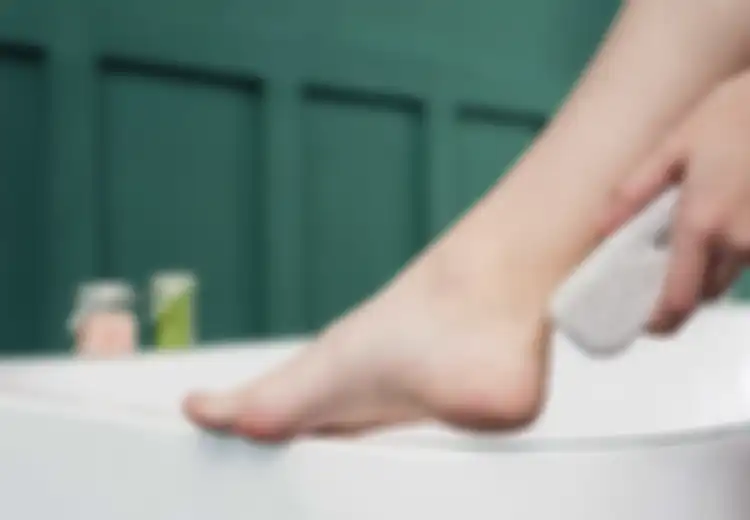 Bahayanya Jika Ada Suban Ditinggal di Dalam Kaki, Begini Cara Mengeluarkannya