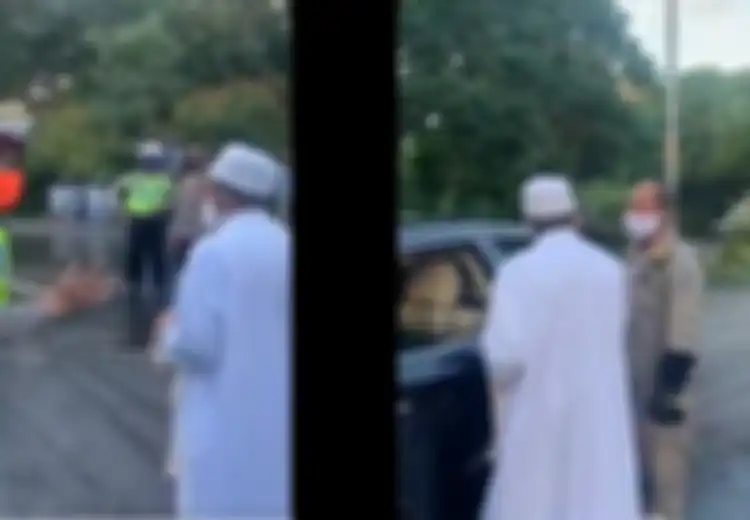 Viral, Sosok Habib Umar Assegaf Ngamuk Saat Ditertibkan Petugas PSBB Surabaya, Mengapa? Simak Kronologi Sebenarnya