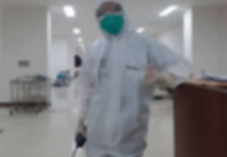Kisah Dokter Relawan yang Tidak Mudik saat Pandemi