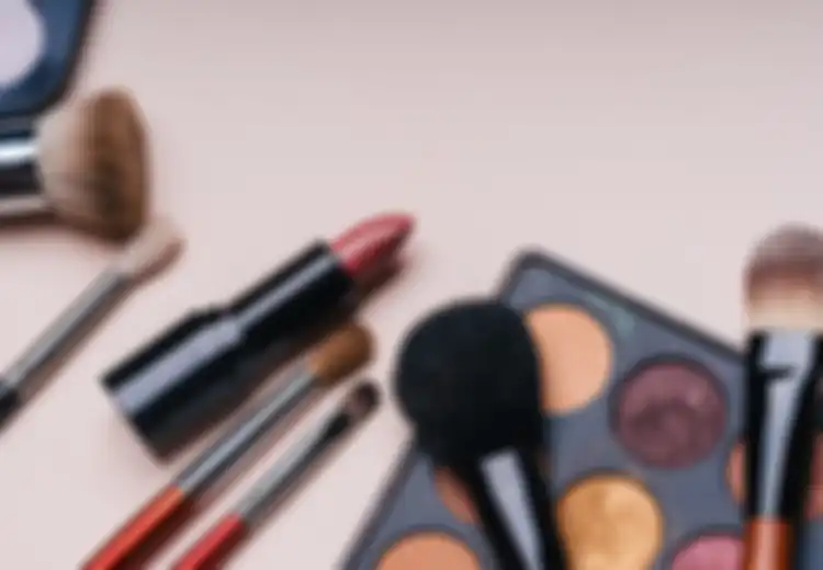 Ahli Kulit Peringatkan Orang-orang dalam Menggunakan Alat Make-up, Benda yang Sangat Dekat dengan Para Wanita Ini Disebut Berpotensi Jadi Sarana Penularan Virus Corona