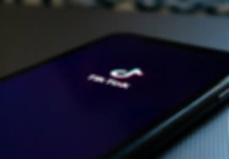 Tik Tok Menjamur Selama Karantina, Pemuda Ini Sebut Ia Sampai Terkena Tik Tok Syndrome, Tapi Rupanya Ia Hanya 'Menyindir' Orang-orang, Ini Kebenarannya