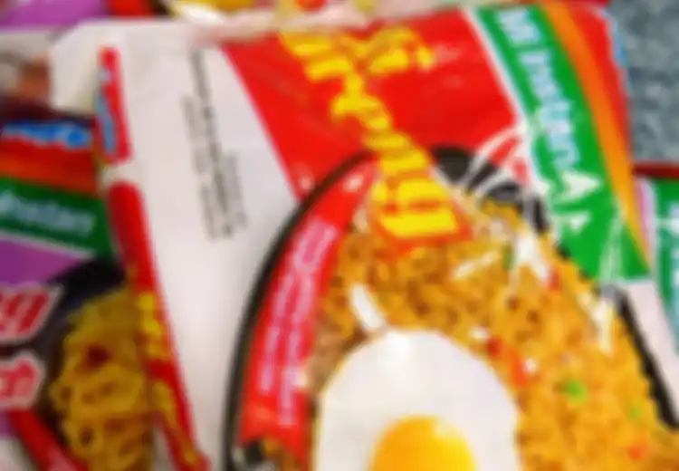 Warganet Bingungkan Foto Bumbu Indomie Goreng ada 2 Macam, Indofood: 'Orang Jawa Lebih Suka Cabe Bentuk Saus'