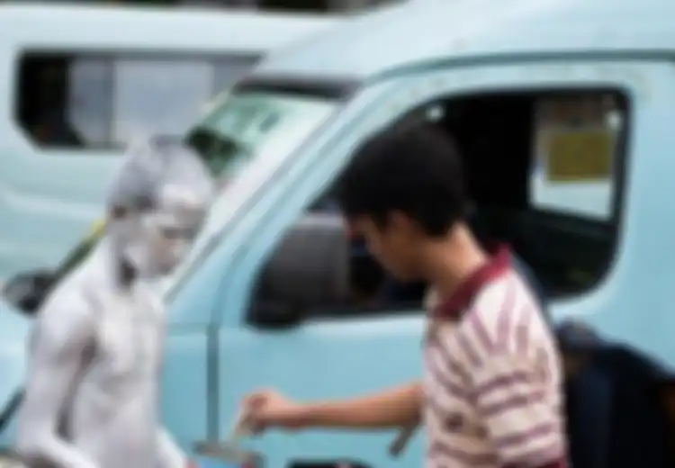 Jangan Lagi Beri Uang ke Manusia Silver di Palembang, Bisa Diancam Denda Rp50 Juta!
