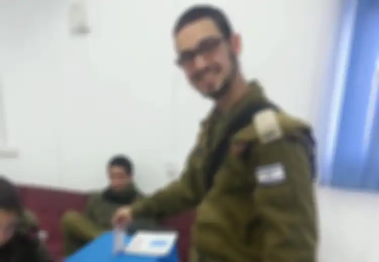 Pria Ini Ngotot Pergi dari London dan Bergabung dengan Tentara Israel, Namun Kemudian Sadar Ada yang Salah: 'Saya Berjalan-jalan dengan Sepatu Bot Militer di Masjid Mereka'