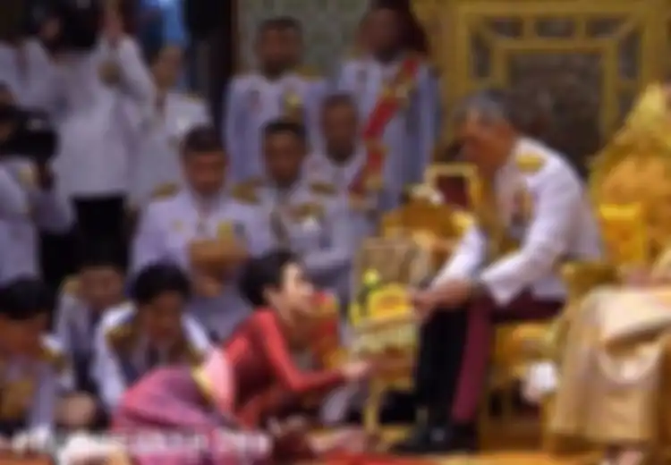 Sempat Mengungsi Ke Jerman Bersama 20 Selir di Hotel Mewah di Jerman, Sosok ini Bocorkan Apa yang Dilakukan Raja Thailand Bersama 20 Selirnya Saat di Jerman