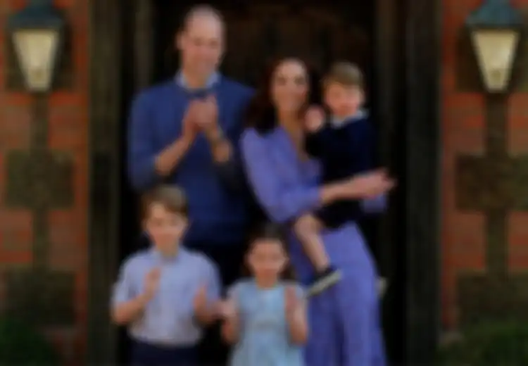 Pernahkah Anda Perhatikan, Mengapa Pangeran William dan Kate Middleton Sering Memakai Baju Warna Biru? Alasannya Ini Sungguh Mengharukan!