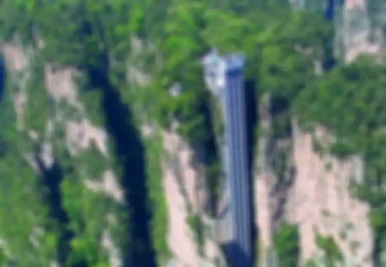 Apalagi Kalau Bukan Kecanggihan Teknologinya, Punya Tinggi 300 Meter, Elevator Bailong di China Ini Jadi Lift Outdoor Tertinggi di Dunia, Seperti Apa?
