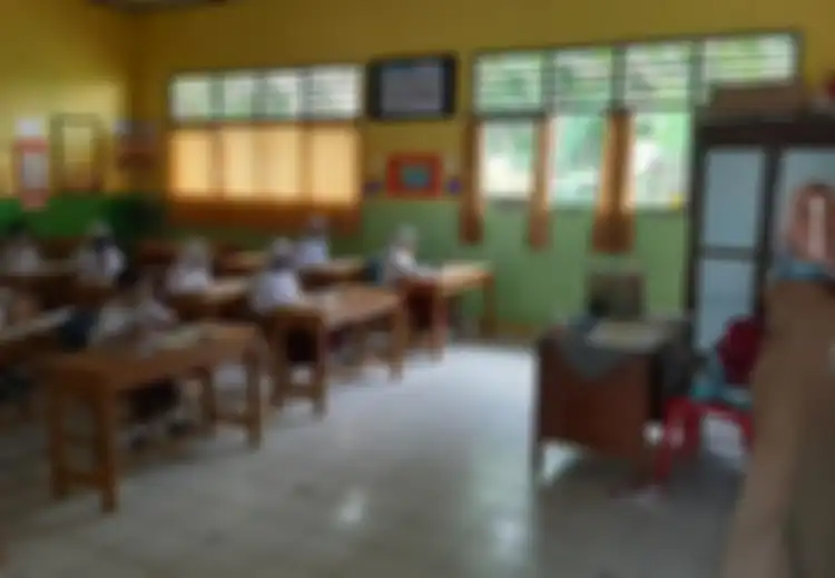 Sebutkan Contoh Pengamalan Sila ke-5 di Sekolah yang Anda Tahu?