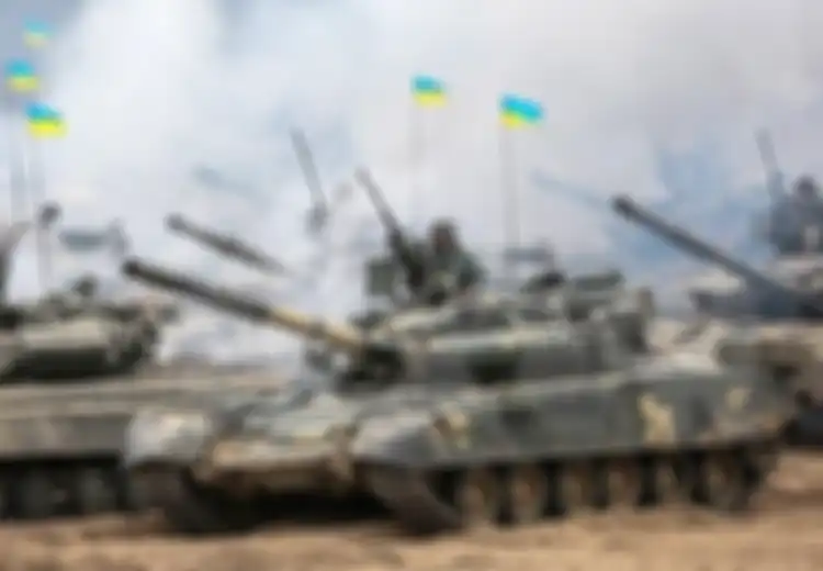 Perang dengan Rusia Bisa Terjadi Kapan Saja, Warga Sipil Ukraina Termasuk Wanita Kepergok Membawa Senapan Saat di Jalanan Saking Berbahayanya Situasinya
