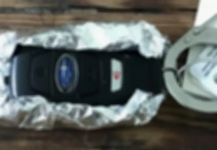 Parah Banget Baru Tau Trik Sehebat Ini, Coba Bungkus Kontak Mobil Anda dengan Alumunium Foil Tak Disangka Bisa Membuat Rasa Was-Was Anda Hilang, Kok Bisa?