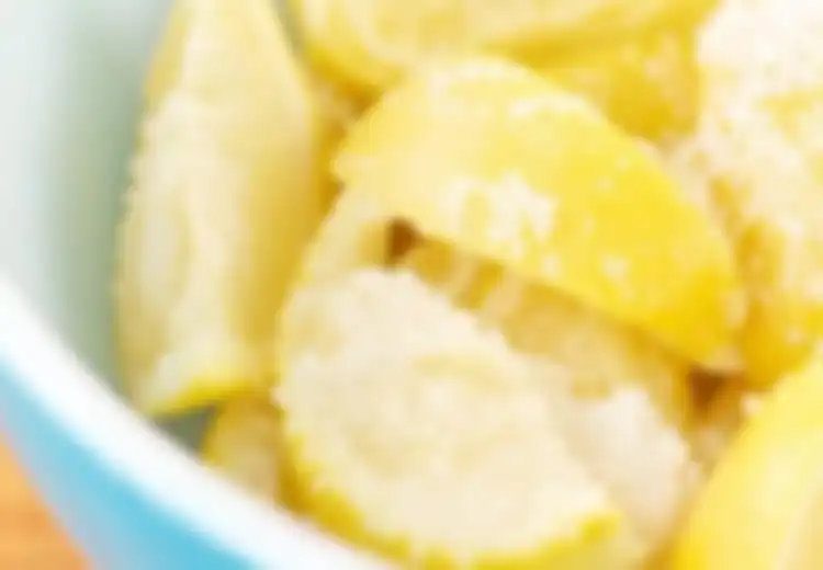 Nanti Malam Sebelum Tidur Harus Coba, Iris Lemon Lalu Taburi dengan Garam, Ini 8 Manfaat yang Akan Anda Rasakan!