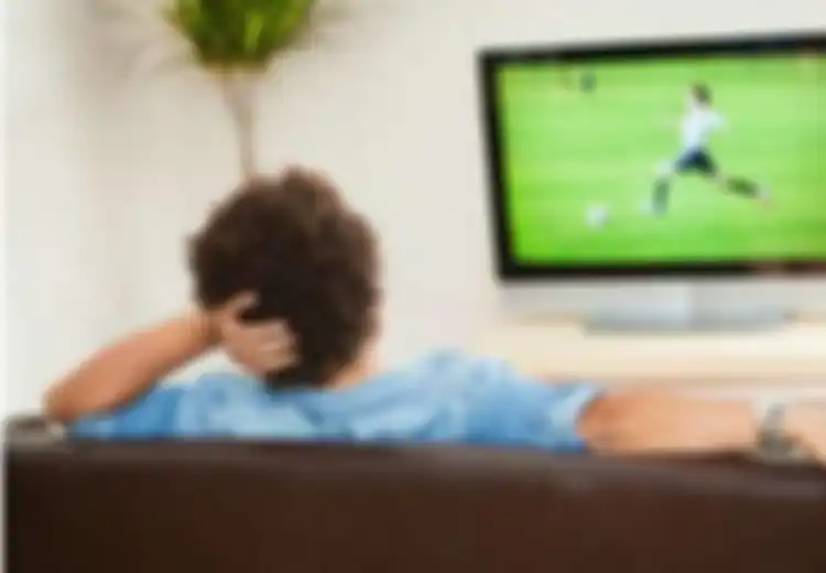 Sekilas Tampak Buang-buang Listrik, Ternyata Membiarkan TV Menyala Saat Tidur di Malam Hari Malah Diklaim Ahli Sangat Bermanfaat, Ini Rahasianya!