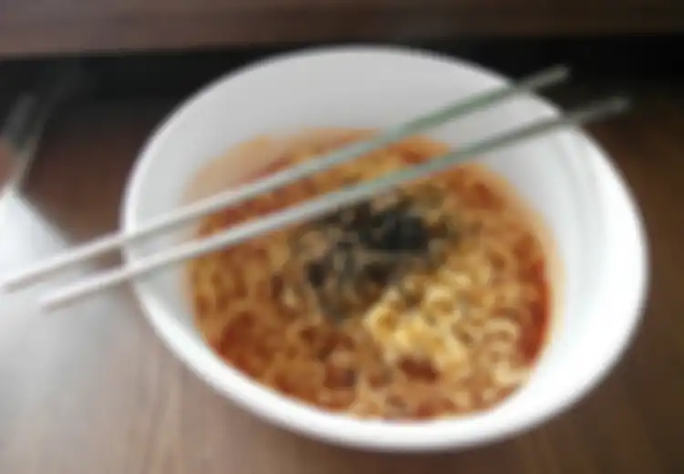 Pecinta Mie Instan Wajib Tahu Ini, Meski Enak dan Mudah Buatnya, Terkuak Ini yang Terjadi Saat Mie Instan Dicerna Tubuh Manusia, Pantes Disebut Makanan Berbahaya!