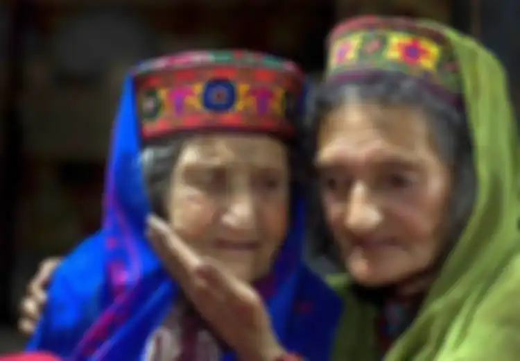 Dapat Hidup hingga Usia 120-an Bahkan Masih Bisa Melahirkan di Usia 60-an, Kecantikan Wanita di Lembah Hunza Ternyata Dipicu oleh Kondisi Lingkungannya yang Bak di Surga Ini