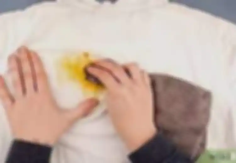 Masakan India yang Enak Jadi Menyebalkan Bila Bikin Noda di Baju, Begini Cara Mudah Hilangkan Noda Kunyit pada Pakaian Anda, Cukup Ikuti Langkah-langkah Ini