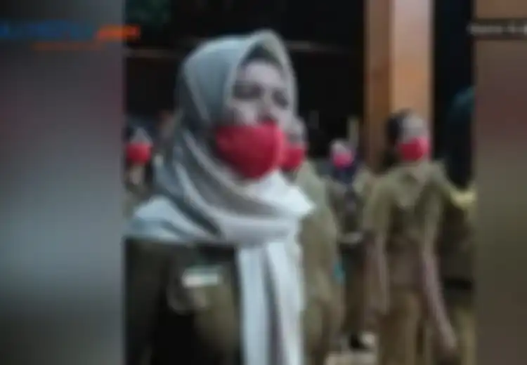 Kecewanya Bu Guru Rasni, Sudah Dilantik Jadi Kepsek Tapi Sekolahnya Tidak Ada, Bagaimana Nasibnya Kini?