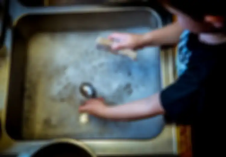 Cara Mengatasi Saluran Air Tersumbat dengan 2 Bahan di Dapur Anda: Cuka dan Baking Soda