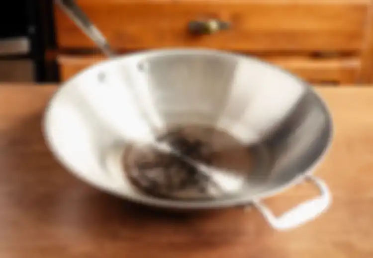 Tak Perlu Beli Produk Mahal untuk Hilangkan Noda di Bahan Stainless Steel, Cuma Gunakan Baking Soda, Begini Cara Pakainya!