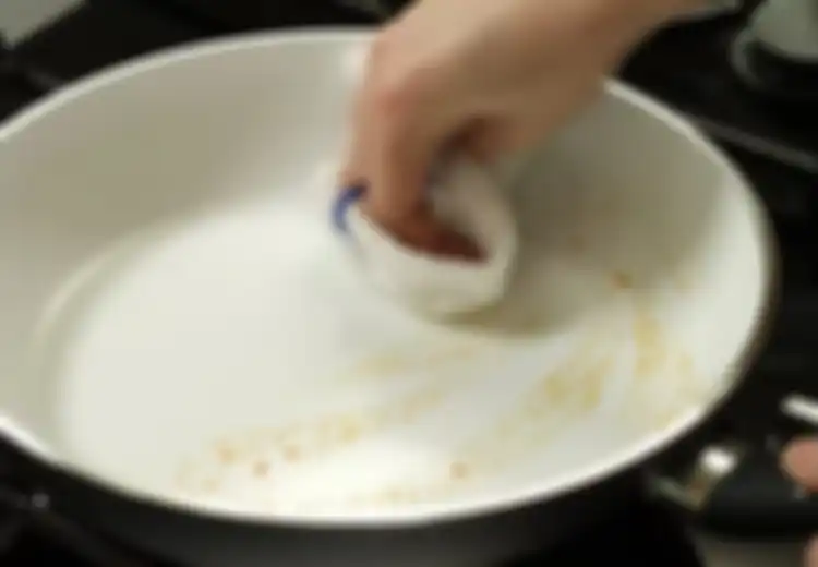 Nyesel Baru Tahu, Tak Perlu Beli Pembersih Mahal, Begini Cara Bersihkan Panci dan Peralatan Masak dari Keramik, Cukup Gunakan Bahan yang Ada di Dapur