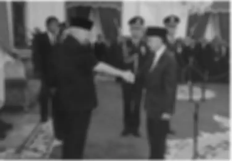 Serupa tapi Tak Sama, Hari-hari Terakhir Soeharto dan Soekarno