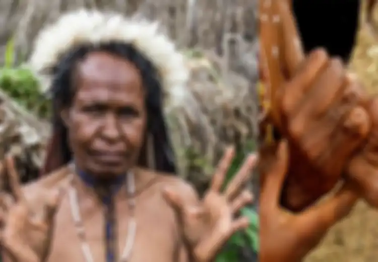 Tak Cukup dengan Tangis untuk Ungkapkan Kesedihan dan Duka, Wanita Suku Dani di Papua Punya Tradisi Potong Jari Ketika Orang yang Mereka Cintai Meninggal
