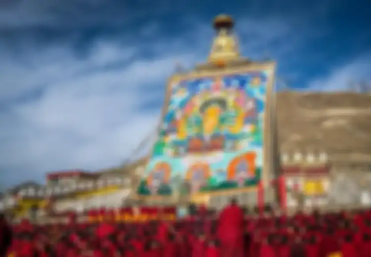 Festival Monlam Agung, Biara Labuleng, Tibet Timur, Ketika Para Biksu Lakukan Ritual Duduk Tanpa Ekspresi Meski Diterpa Badai Salju untuk Usir Roh-roh Jahat dan Demi Kebaikan Umat