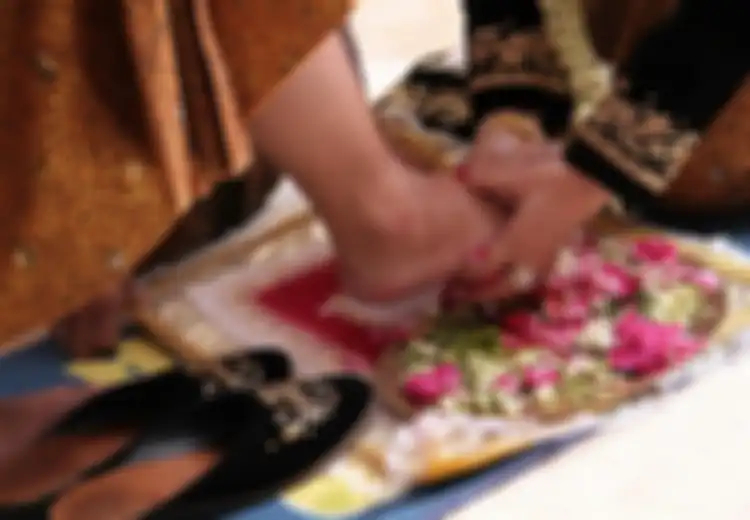 Weton Jawa Hari Ini, Jodoh Tepat Weton Senin Pon dan Mongso Kanem
