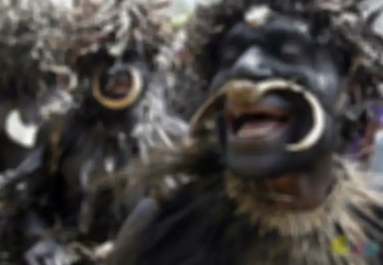 Ritual ‘Pertumpahan Darah’ Suku Sambia di Papua Nugini, Peralihan Seorang Anak Laki-laki Menuju Kedewasaan yang Paling ‘Gila’ di Dunia, Termasuk Minum ‘Susu Pria’ Ini
