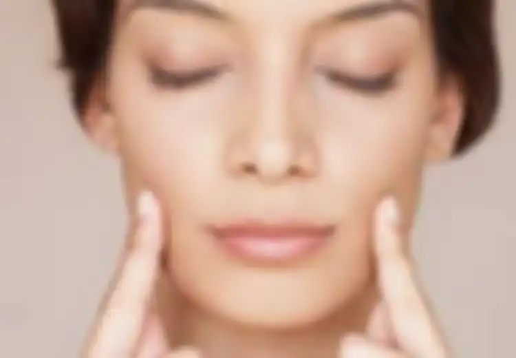 Apple Cheeks, Apa Itu? Trik Make Up Agar Wajah Tidak Terlihat ‘Chubby’, Begini Cara Pakai Blush On agar Tetap Tahan Lama Seharian Meski Pakai Masker