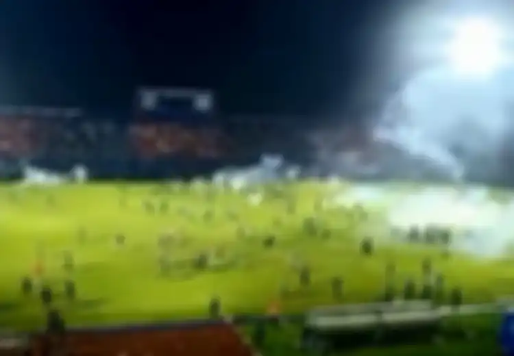 Pakai Sepatu Baru dan Benar-benar ‘Pulang’ dari Stadion Kanjuruhan, Ini Kisah Mereka!
